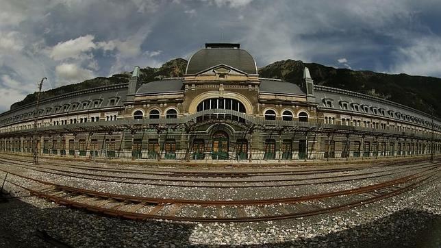 Estacion de tren Canfranc en Huesca